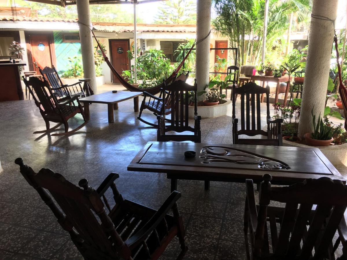 Pura Vida Hostel Тамариндо Экстерьер фото