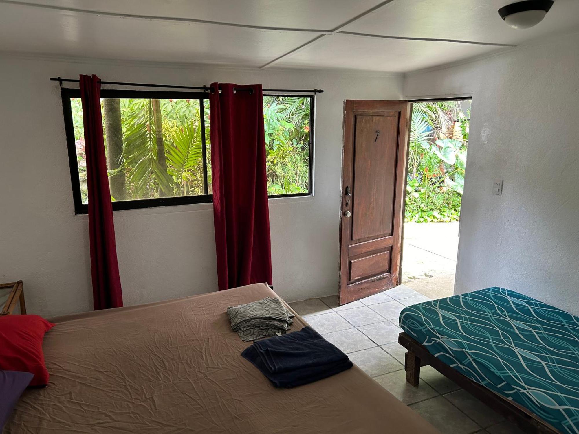 Pura Vida Hostel Тамариндо Экстерьер фото