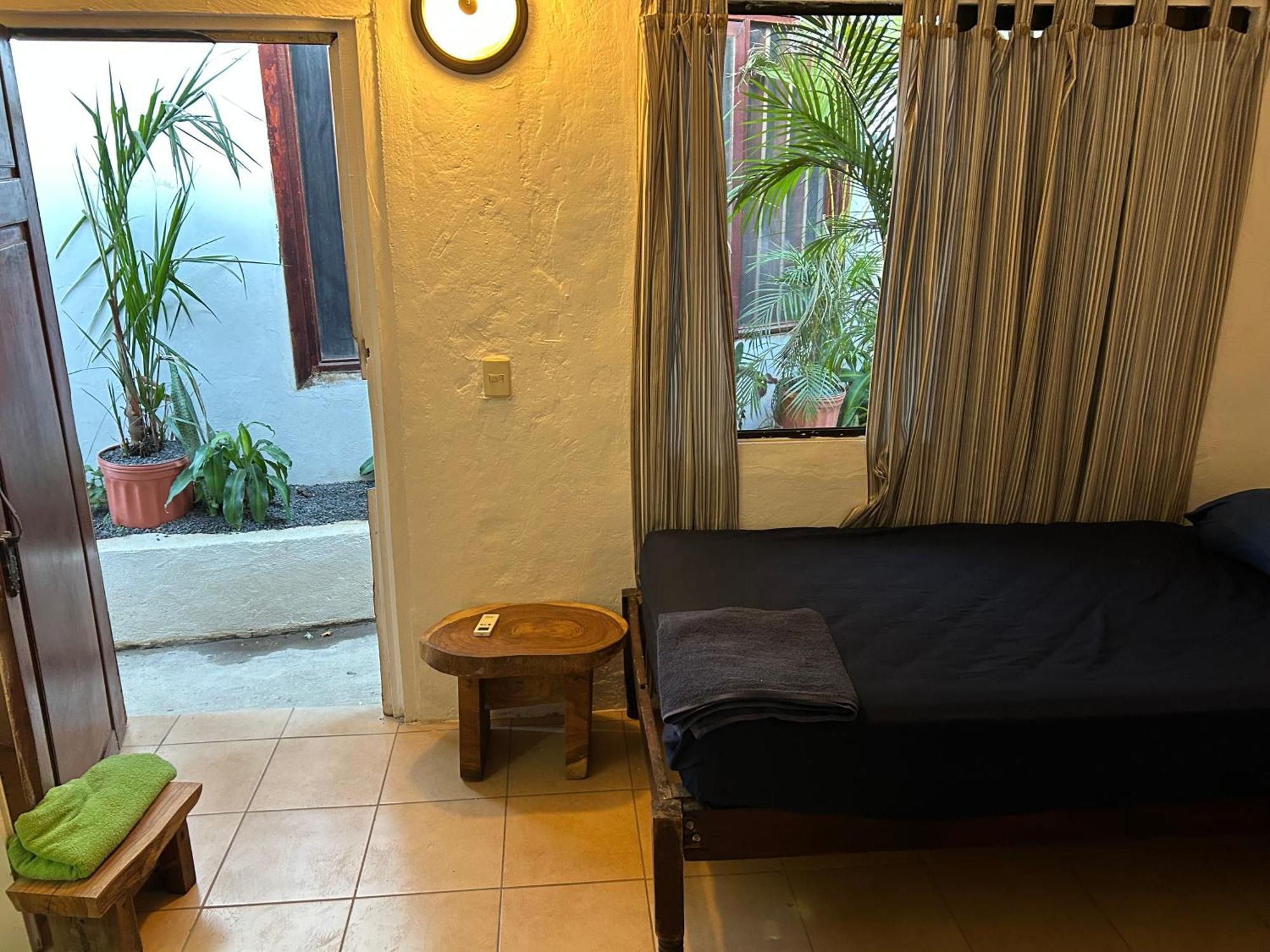 Pura Vida Hostel Тамариндо Экстерьер фото