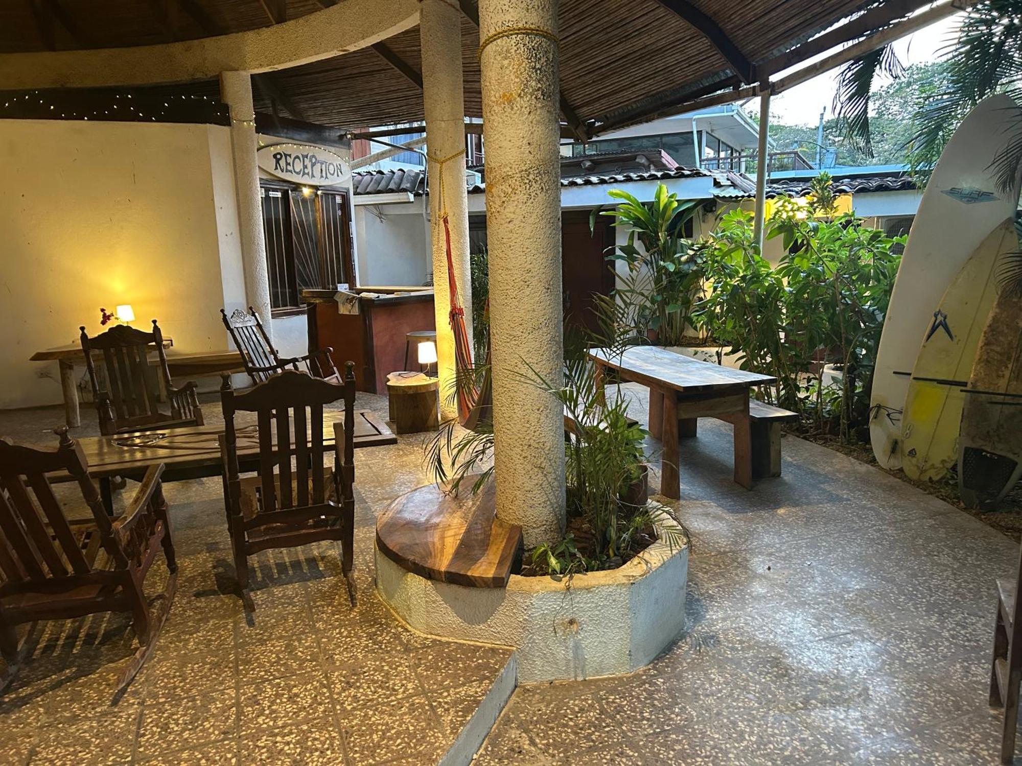 Pura Vida Hostel Тамариндо Экстерьер фото