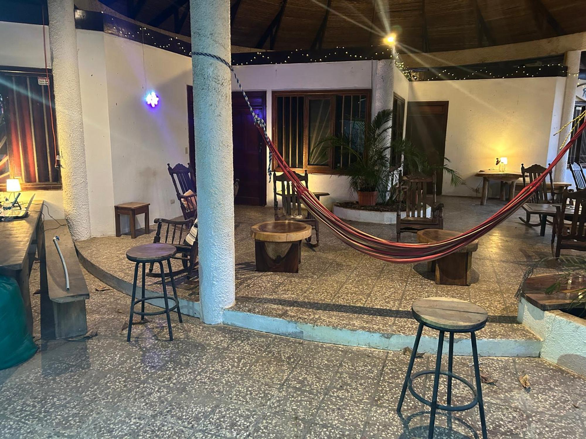Pura Vida Hostel Тамариндо Экстерьер фото