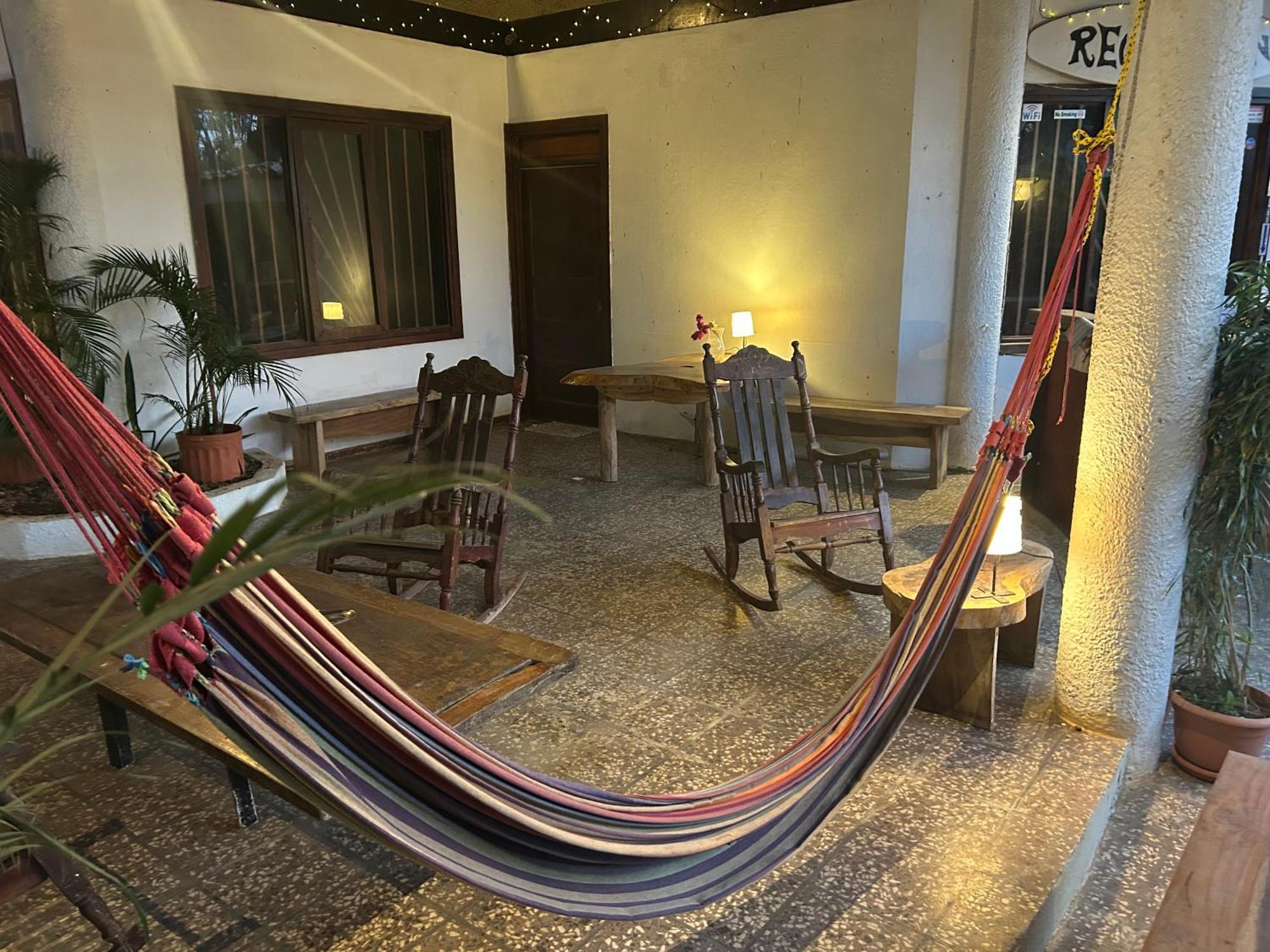 Pura Vida Hostel Тамариндо Экстерьер фото